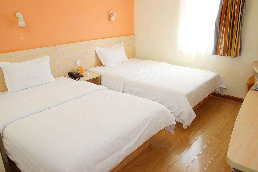 7Days Inn Huaihua Train Station Square Extérieur photo