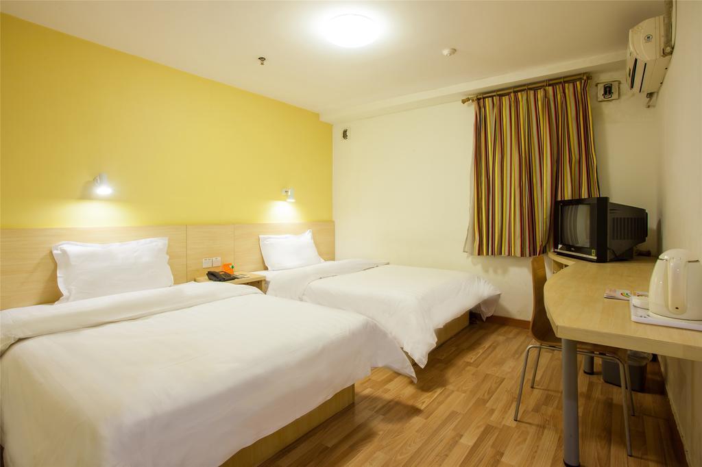 7Days Inn Huaihua Train Station Square Extérieur photo